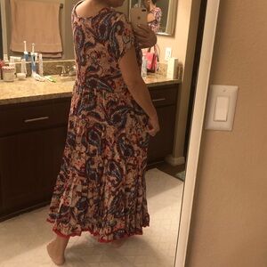 It’s brand new.I have over 50 dresses and other clothes & shoes,ask me about it